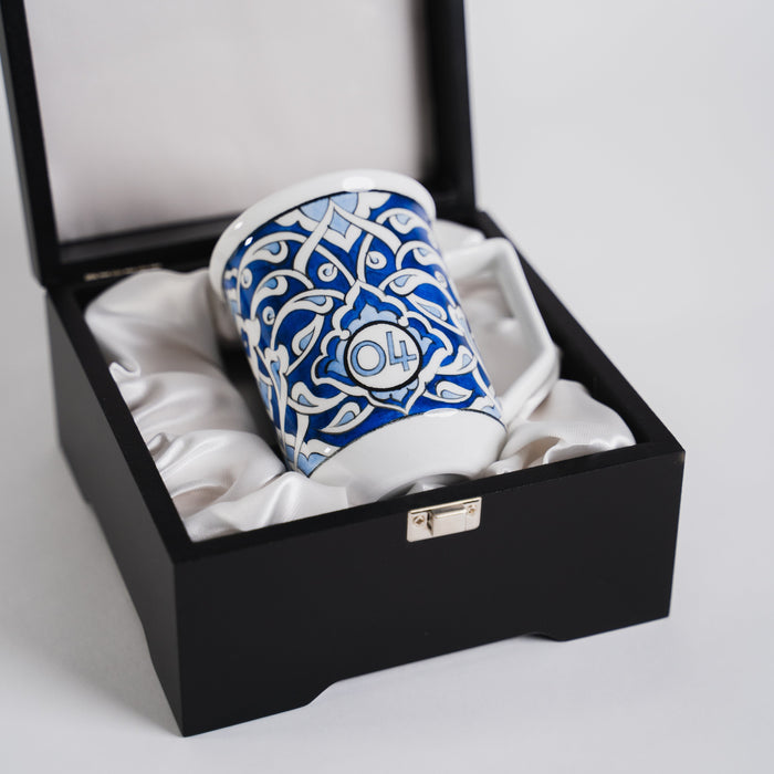 april x Iznik Mavi Cini – Mug